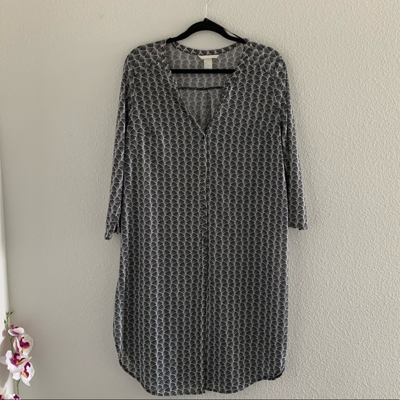 H&M Tops - H&M Side Slit Button Down Tunic